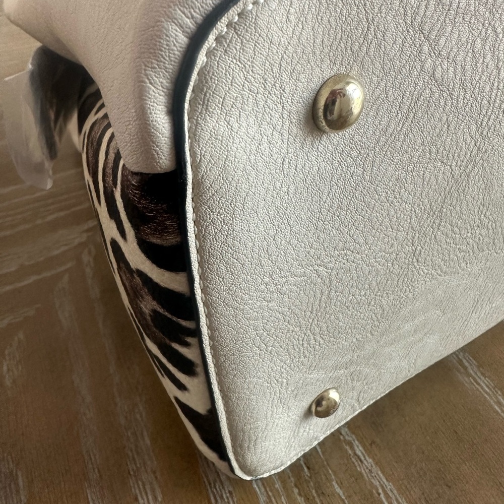 Jen & Co. Satchel Purse. - Picture 11 of 14